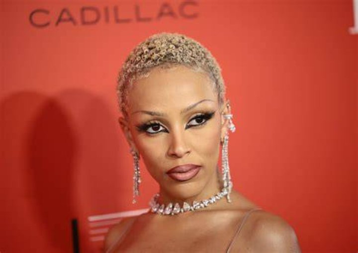 Doja Cat Rocks Bright, Barely There Bikini For PDAFilled Yacht Date