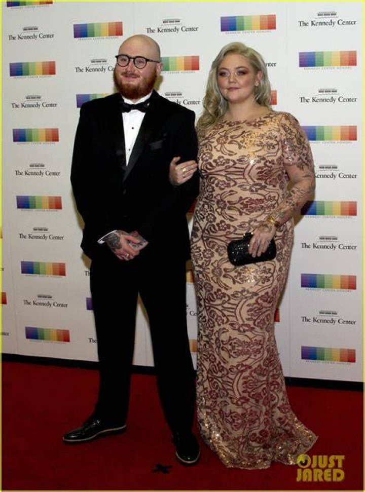 Elle King Splits With Husband After Secret Marriage See Emotional