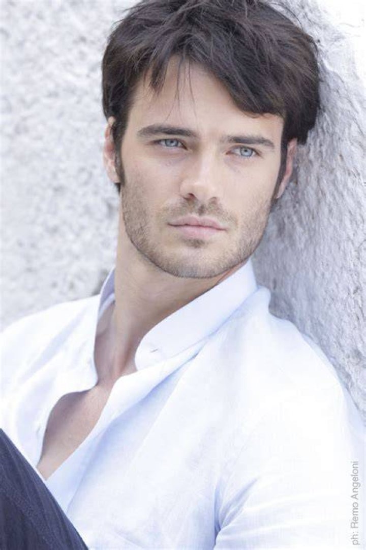 GIULIO BERRUTI SONO SINGLE E LEGATO AL MIO LAVORO BOLLICINE VIP