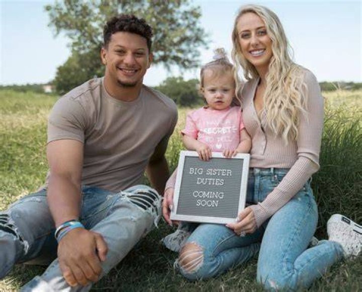 Patrick Mahomes and Brittany Matthews Get Married in Hawaii