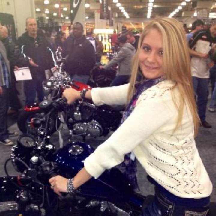 Stephanie Carney Facts to Know About Ronnie Mund's Girlfriend