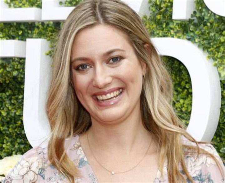 Unveiling Zoe Perry's Episode Earnings
