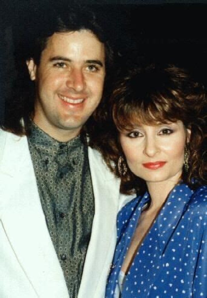 Who is Janis Oliver Gill married to now? Celebrity.fm 1 Official